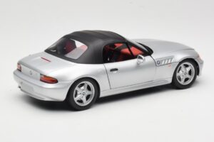 BMW Z3 Roadster 1.8 Argent UT Models 1:18 20404 Métal Moulé — image 3 sur 8