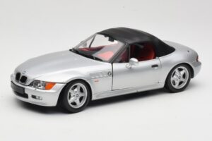 BMW Z3 Roadster 1.8 Argent UT Models 1:18 20404 Métal Moulé