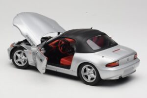 BMW Z3 Roadster 1.8 Argent UT Models 1:18 20404 Métal Moulé — image 5 sur 8