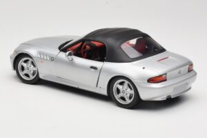 BMW Z3 Roadster 1.8 Argent UT Models 1:18 20404 Métal Moulé — image 7 sur 8