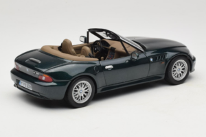 BMW Z3 Roadster 2.8 Vert Foncé Édition Concessionnaire UT Models 1:18 80439411713 Métal Moulé — image 3 sur 8