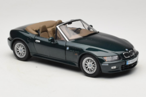 BMW Z3 Roadster 2.8 Vert Foncé Édition Concessionnaire UT Models 1:18 80439411713 Métal Moulé — image 6 sur 8