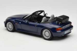 BMW Z3 Roadster Bleu Édition Concessionnaire UT Models 1:18 80439422186 Métal Moulé — image 7 sur 8