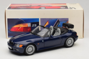 BMW Z3 Roadster Bleu Édition Concessionnaire UT Models 1:18 80439422186 Métal Moulé — image 8 sur 8