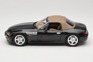 BMW Z3 Roadster Vert Édition Concessionnaire UT Models 1:18 80439411711 Métal Moulé — image 4 sur 8