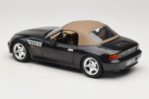 BMW Z3 Roadster Vert Édition Concessionnaire UT Models 1:18 80439411711 Métal Moulé — image 7 sur 8