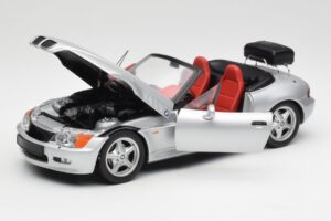 BMW Z3 Roadster Avec Porte-Bagages Argent UT Models 1:18 20407 Métal Moulé — image 2 sur 8