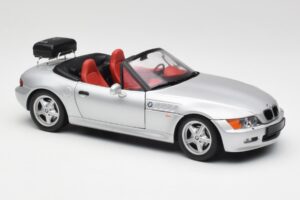 BMW Z3 Roadster Avec Porte-Bagages Argent UT Models 1:18 20407 Métal Moulé — image 6 sur 8