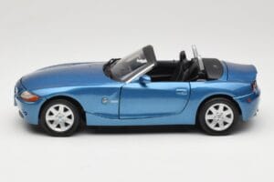BMW Z4 E85 Bleu Métallique Motormax 1:18 73144 Métal Moulé — image 4 sur 8