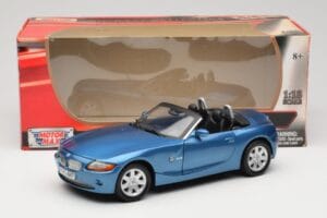 BMW Z4 E85 Bleu Métallique Motormax 1:18 73144 Métal Moulé — image 8 sur 8