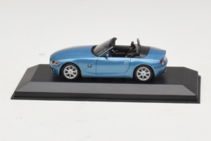 BMW Z4 E85 Cabriolet Light Blue Metallic Minichamps 1:43 BMW016 Métal Moulé