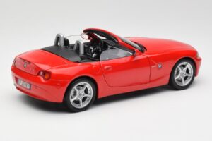 BMW Z4 E85 Roadster Rouge Bburago 1:18 34046 Métal Moulé — image 3 sur 8