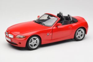 BMW Z4 E85 Roadster Rouge Bburago 1:18 34046 Métal Moulé