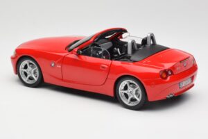 BMW Z4 E85 Roadster Rouge Bburago 1:18 34046 Métal Moulé — image 7 sur 8