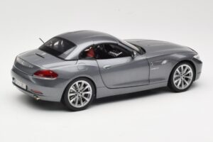 BMW Z4 E89 sDrive 35i Space Grey Metallic Kyosho 1:18 80432147085 Métal Moulé — image 3 sur 8