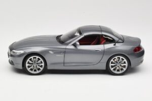 BMW Z4 E89 sDrive 35i Space Grey Metallic Kyosho 1:18 80432147085 Métal Moulé — image 4 sur 8