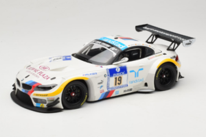 BMW Z4 GT3 #19 Team Schubert J. Muller / D. Muller ADAC 24 Hours Nurburgring 2012 Minichamps 1:18 151122319 Métal Moulé
