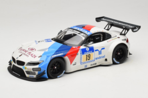 BMW Z4 GT3 #19 Team Schubert J. Muller / D. Muller ADAC 24 Hours Nurburgring 2013 Minichamps 1:18 151132319 Métal Moulé