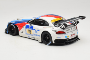 BMW Z4 GT3 #19 Team Schubert J. Muller / D. Muller ADAC 24 Hours Nurburgring 2013 Minichamps 1:18 151132319 Métal Moulé — image 5 sur 6
