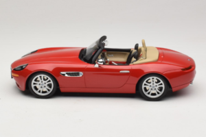 BMW Z8 Rouge Minichamps 1:18 155024230 Métal Moulé — image 3 sur 6
