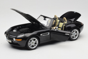 BMW Z8 Noir Kyosho 1:18 80439411729 Métal Moulé — image 2 sur 9