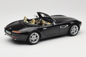BMW Z8 Noir Kyosho 1:18 80439411729 Métal Moulé — image 3 sur 9