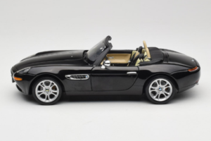 BMW Z8 Noir Kyosho 1:18 80439411729 Métal Moulé — image 4 sur 9