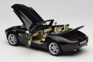 BMW Z8 Noir Kyosho 1:18 80439411729 Métal Moulé — image 5 sur 9