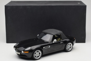 BMW Z8 Noir Kyosho 1:18 80439411729 Métal Moulé — image 8 sur 9