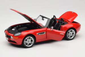 BMW Z8 Rouge Kyosho 1:18 80439411730 Métal Moulé — image 2 sur 9