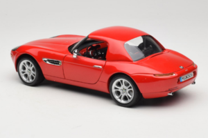 BMW Z8 Rouge Kyosho 1:18 80439411730 Métal Moulé — image 8 sur 9