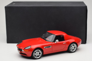 BMW Z8 Rouge Kyosho 1:18 80439411730 Métal Moulé — image 9 sur 9