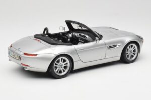 BMW Z8 E52 Titanium Silver Maisto 1:18 536896 Métal Moulé — image 3 sur 8