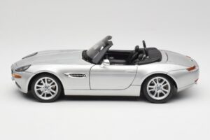 BMW Z8 E52 Titanium Silver Maisto 1:18 536896 Métal Moulé — image 4 sur 8