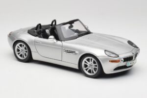 BMW Z8 E52 Titanium Silver Maisto 1:18 536896 Métal Moulé — image 6 sur 8