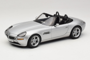 BMW Z8 Argent 007 The World Is Not Enough AUTOart 1:18 70511 Métal Moulé