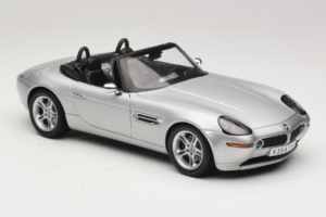 BMW Z8 Argent 007 The World Is Not Enough AUTOart 1:18 70511 Métal Moulé — image 6 sur 8