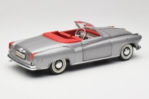 Borgward Isabella Cabriolet Argent Revell 1:18 8411 Métal Moulé — image 3 sur 8