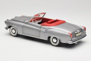 Borgward Isabella Cabriolet Argent Revell 1:18 8411 Métal Moulé — image 7 sur 8