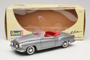 Borgward Isabella Cabriolet Argent Revell 1:18 8411 Métal Moulé — image 8 sur 8