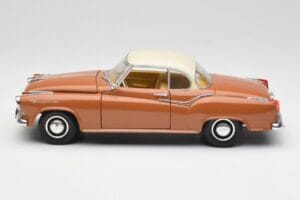 Borgward Isabella Coupé Bronze Blanc Revell 1:18 08982 Métal Moulé — image 4 sur 8