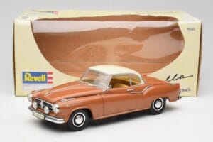 Borgward Isabella Coupé Bronze Blanc Revell 1:18 08982 Métal Moulé — image 5 sur 8