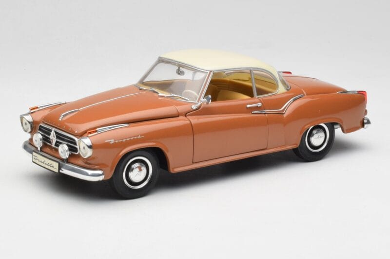 Borgward Isabella Coupé Bronze Blanc Revell 1:18 08982 Métal Moulé