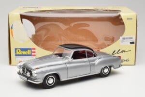 Borgward Isabella Coupé Gris & Noir Revell 1:18 8989 Métal Moulé — image 2 sur 8