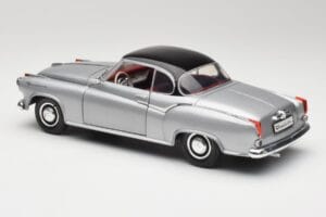 Borgward Isabella Coupé Gris & Noir Revell 1:18 8989 Métal Moulé — image 4 sur 8