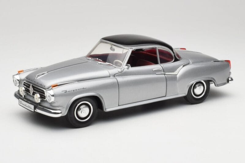 Borgward Isabella Coupé Gris & Noir Revell 1:18 8989 Métal Moulé