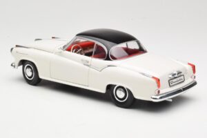 Borgward Isabella Coupé Blanc Revell 1:18 08982-W1 Métal Moulé — image 7 sur 8