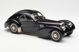 Bugatti 57SC Atlantic Noir CMC 1:18 M-085 Métal Moulé — image 4 sur 6