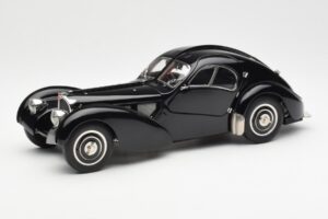 Bugatti 57SC Atlantic Noir CMC 1:18 M-085 Métal Moulé