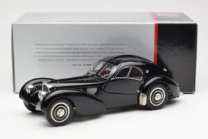 Bugatti 57SC Atlantic Noir CMC 1:18 M-085 Métal Moulé — image 6 sur 6